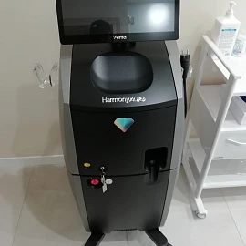 Аппарат многофункциональный для лазерной и фототерапии Harmony XL Pro, с принадлежностями Год выпуска: 2024.